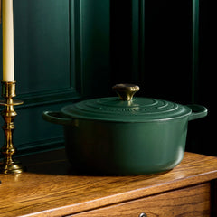 Signature Round Dutch Oven